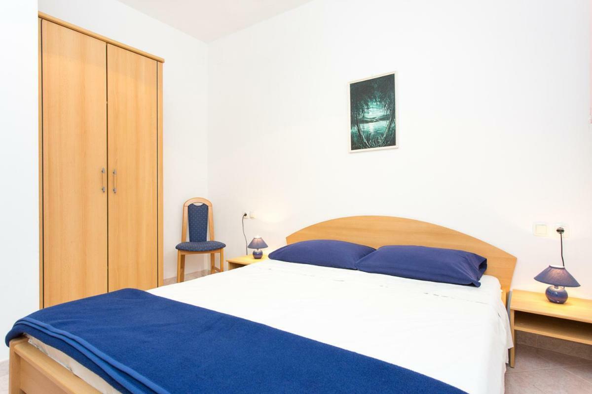 2-Bedroom Apartment 300M From Beach In Punat Exterior photo