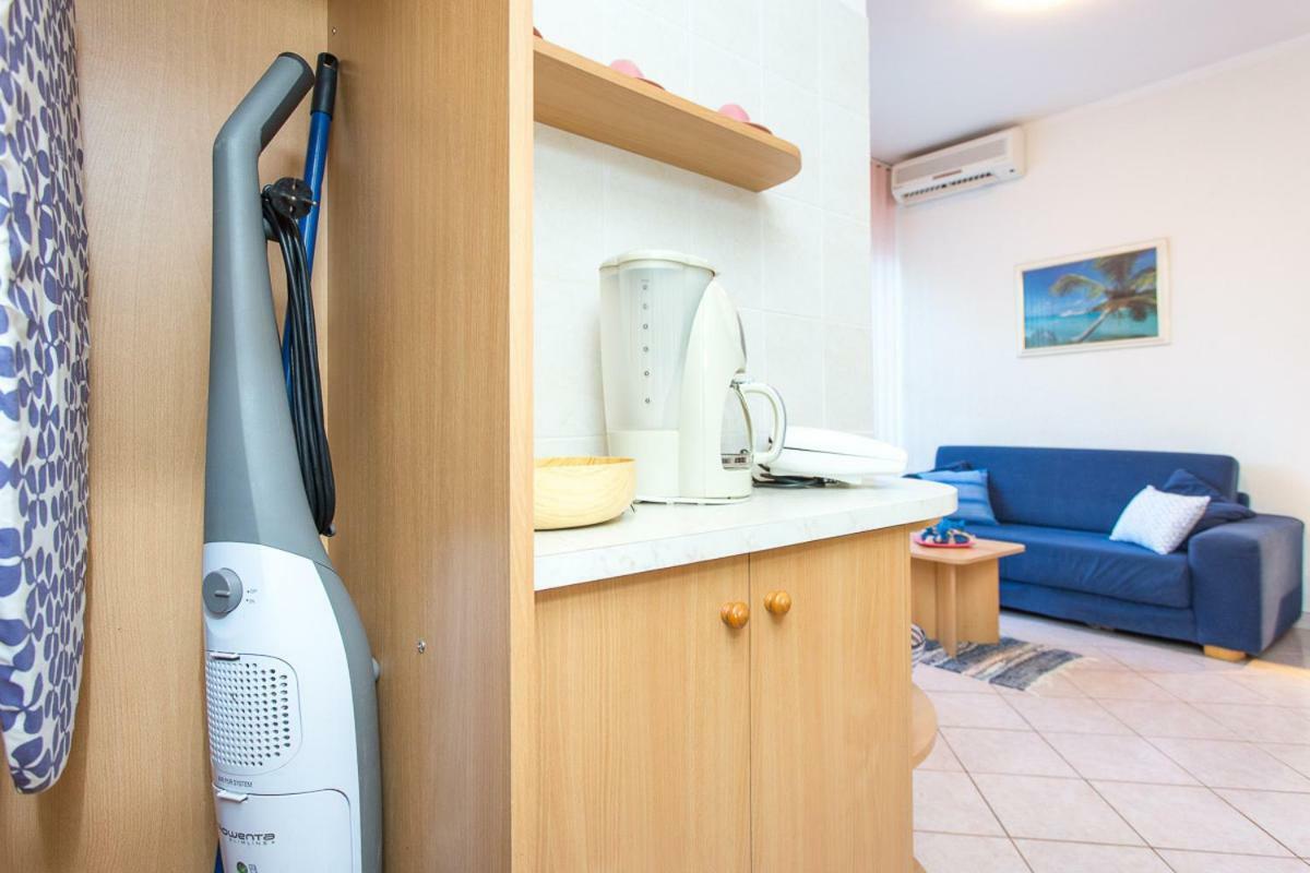 2-Bedroom Apartment 300M From Beach In Punat Exterior photo