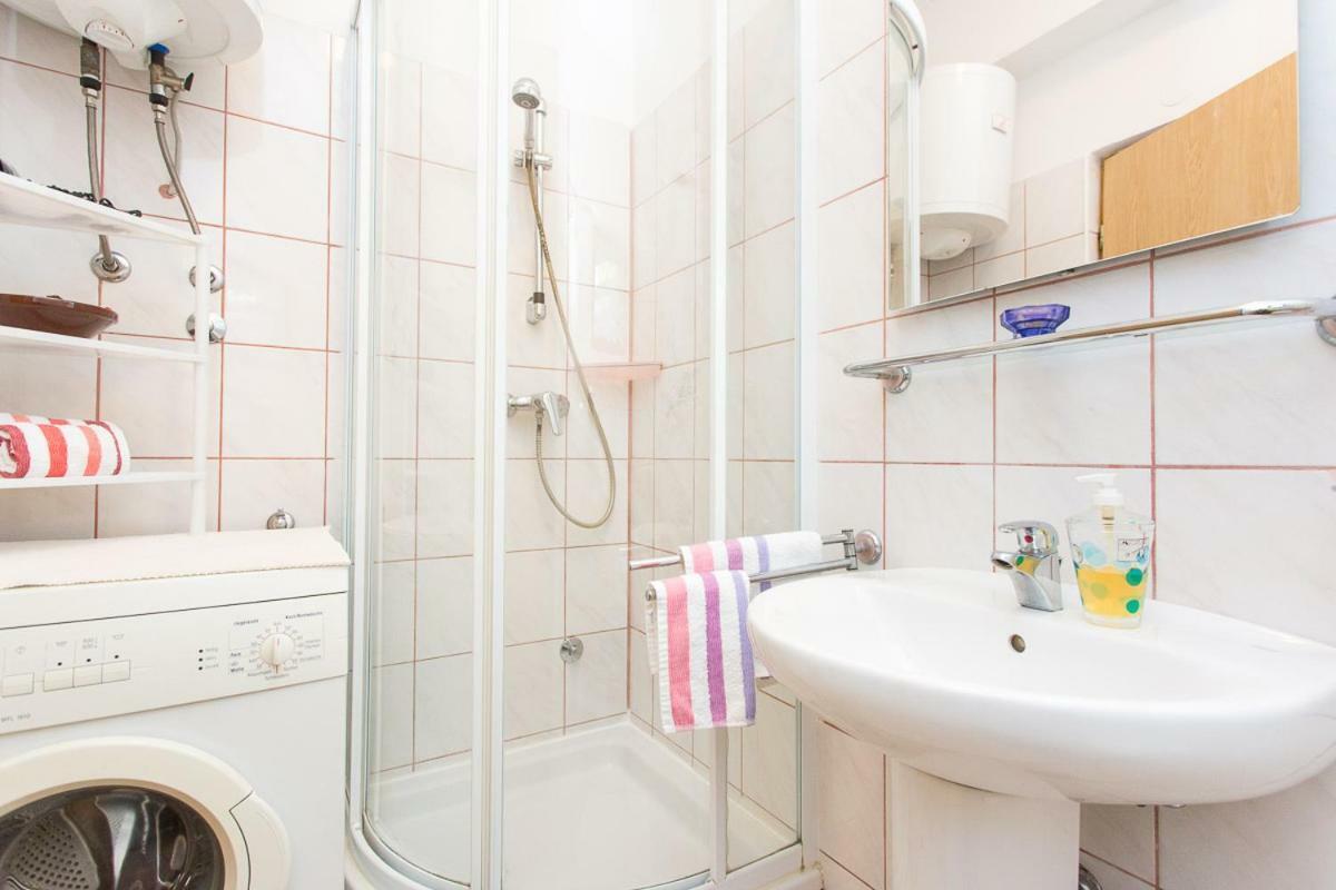 2-Bedroom Apartment 300M From Beach In Punat Exterior photo